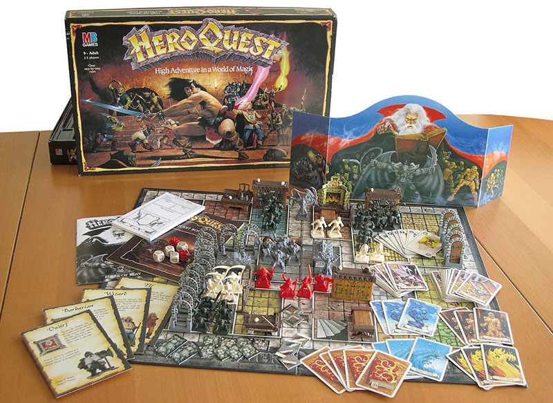 La scatola, la plancia, le miniature e tutti i componenti della scatola originale di HeroQuest